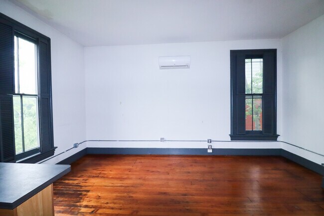 Foto del edificio - 2632 Eden Ave