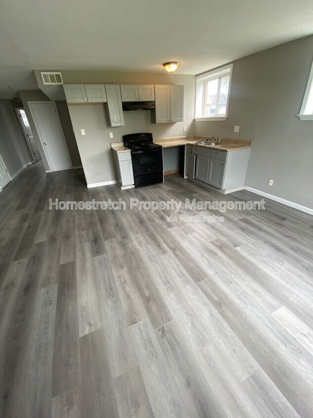 Foto principal - 4651 S Spring Ave