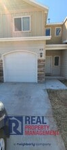 Building Photo - 418 E Red Fox Ln