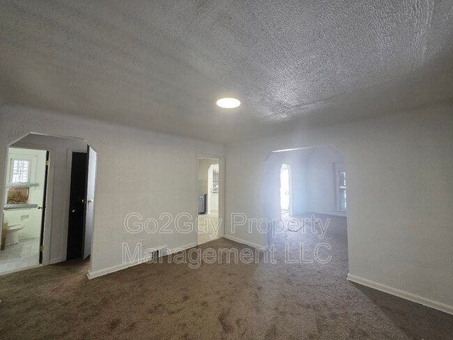 Foto del edificio - 5234 Berkshire St