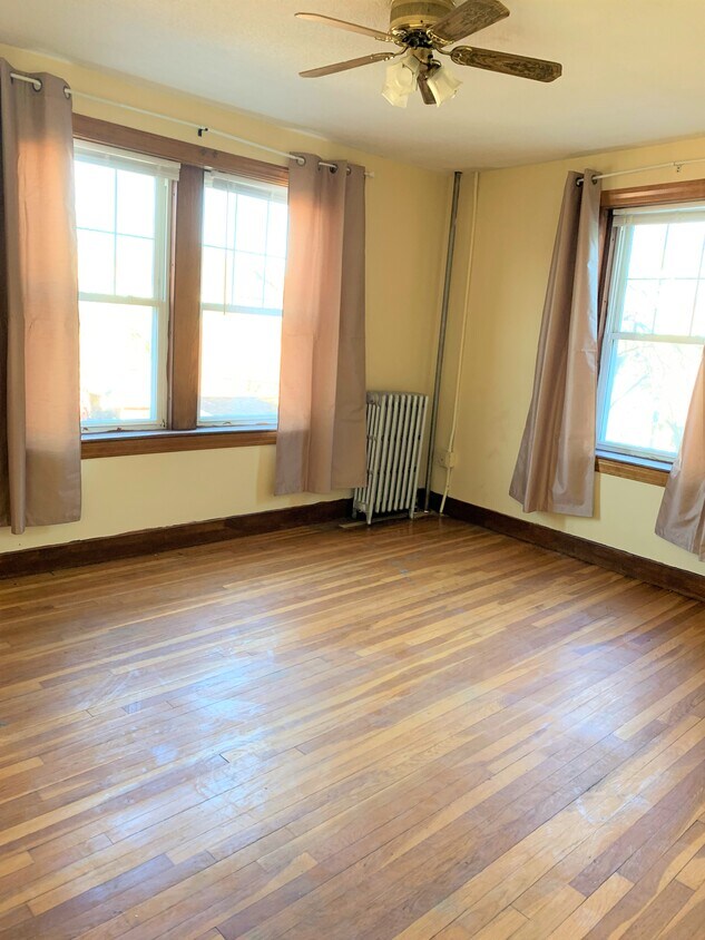 Living Room - 68 Linden St