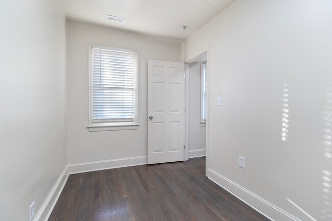 Foto del edificio - 4713 3rd Pl NW