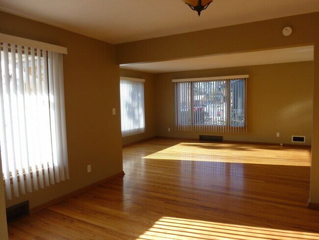 Foto del edificio - 719 E 35th Ave