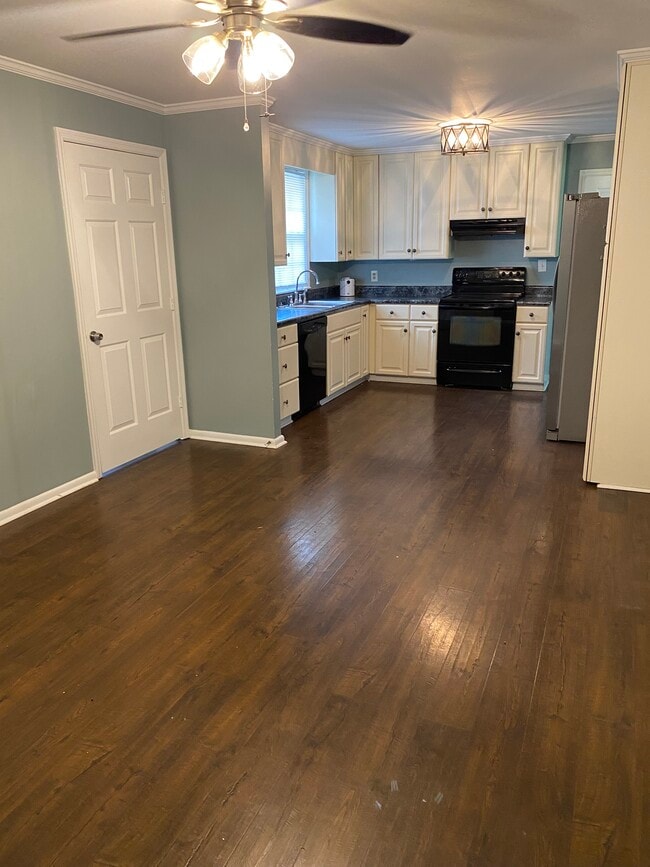 Building Photo - 4008 Knud Dr