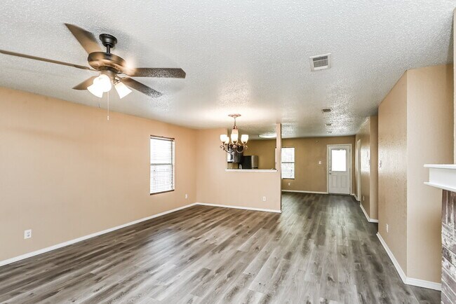 Foto del edificio - 5213 Bedfordshire Dr
