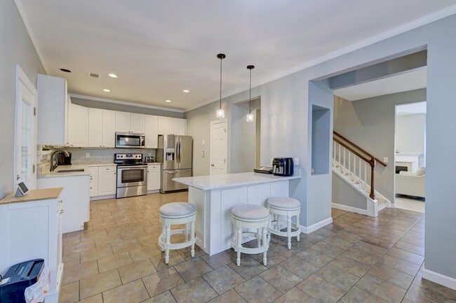 Building Photo - 3 Bedroom, 2.5 Bathroom Townhome in Ellington Woods - Mt Pleasant