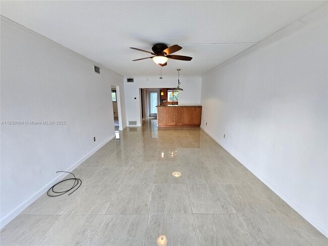 Building Photo - 733 NW 30th Ct