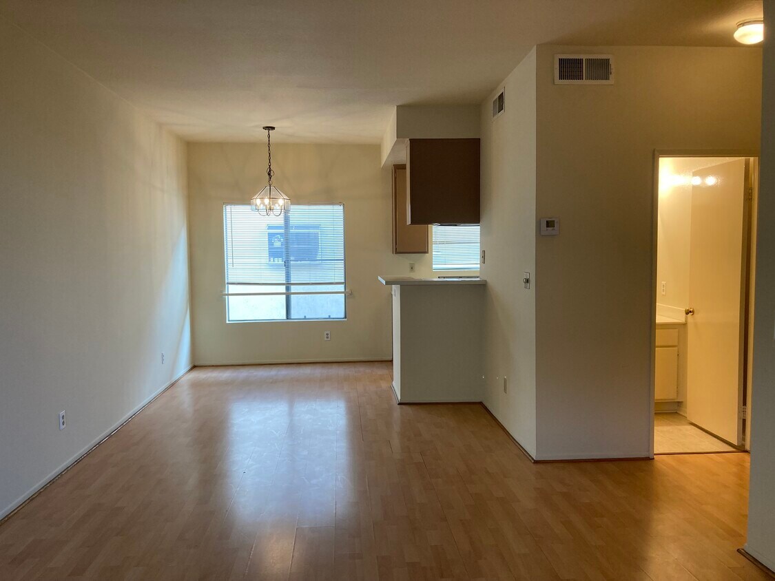 Living Room to Kitchen - 89 Roosevelt S Ave