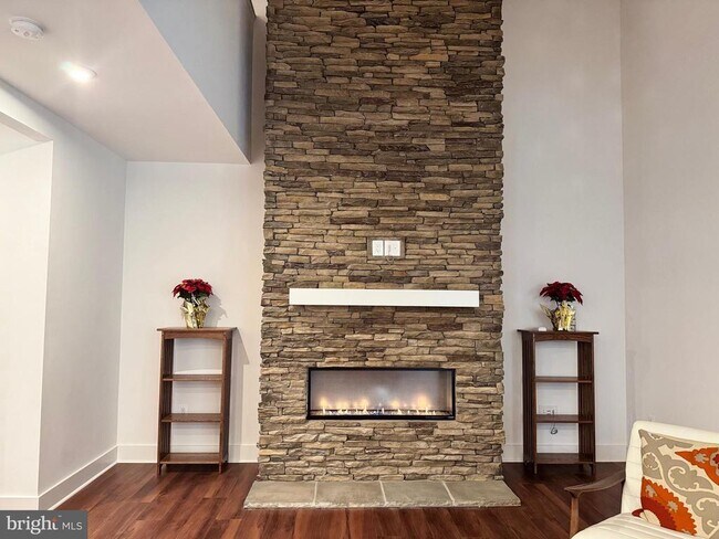 Foto del edificio - 8708 Southrun Ct