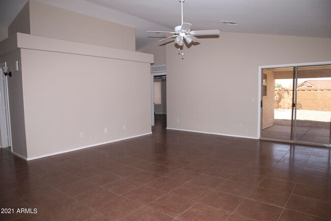 Building Photo - 1033 N Agave St