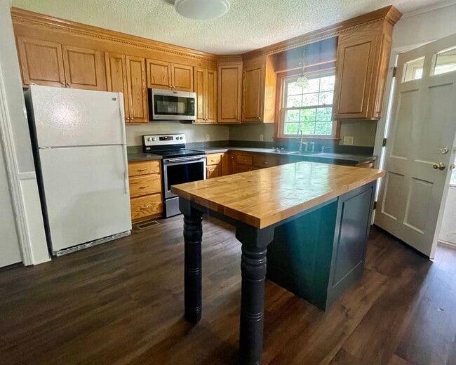 Building Photo - Lillington