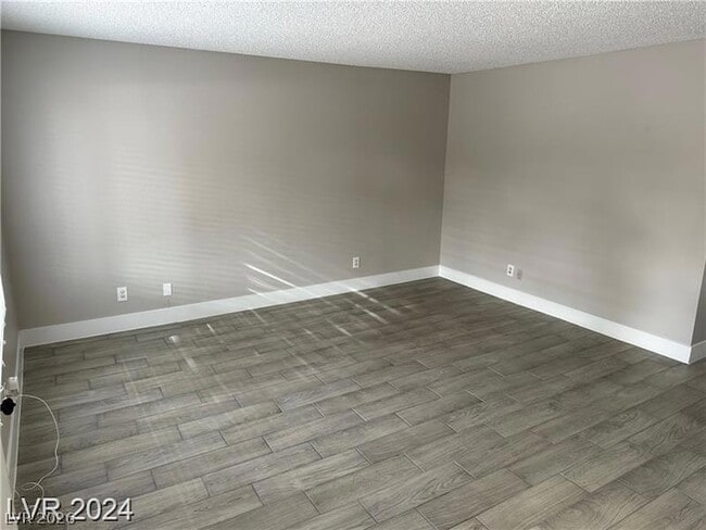 Building Photo - 1887 Apricot Ct