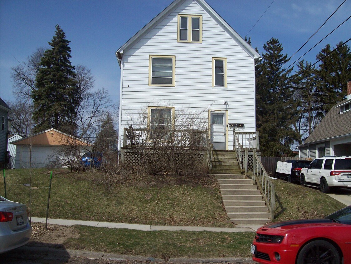 1625 S 85th St, West Allis, WI 53214 Townhome Rentals in West Allis