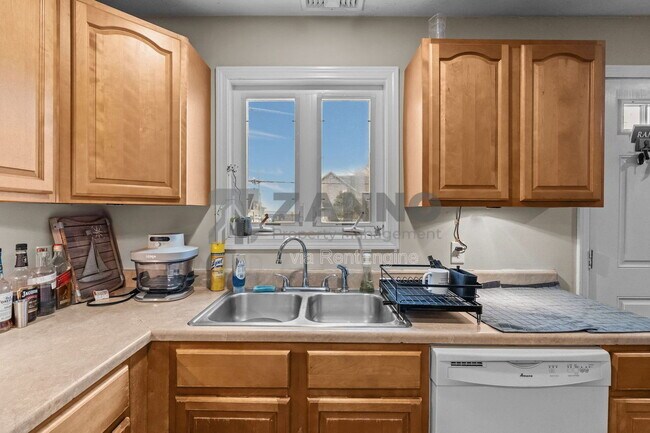 Foto del edificio - 498 Park Ave