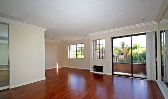 Building Photo - 10655 Kinnard Ave