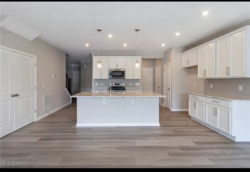 Foto principal - 27841 Birchwood Ct
