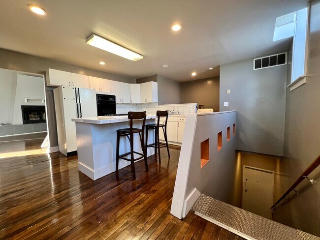 Foto del edificio - 934 S State St