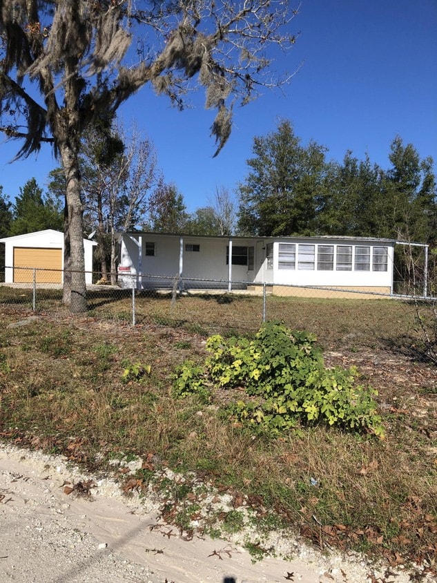 501 Lakeview Trail, Interlachen, FL 32148 House for Rent in