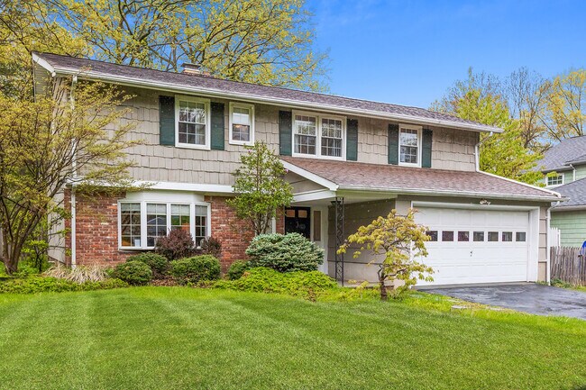 Building Photo - 49 Canoe Brook Pkwy