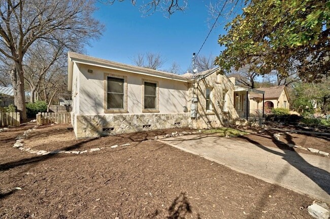 Building Photo - 1102 Garner Ave