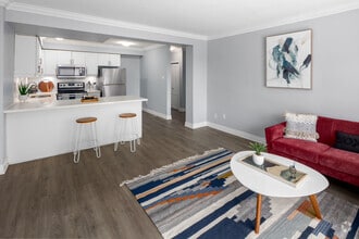 Interior Photo - 16 Summit Avenue