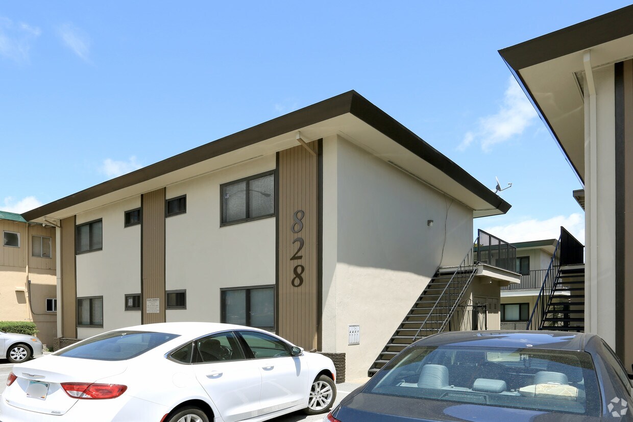 Building Photo - 824-828 El Camino Real