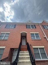 Building Photo - 6924 Fairfax Dr