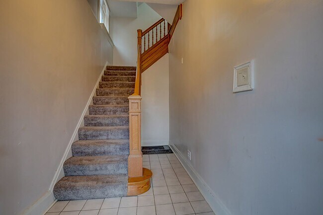 Foto del edificio - 808-810 Academy Ave