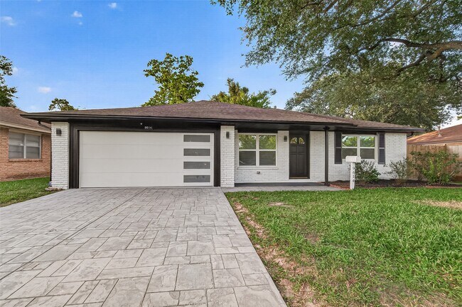 Foto del edificio - 9614 Hammerly Blvd