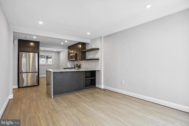 Foto del edificio - 7014 Farragut St