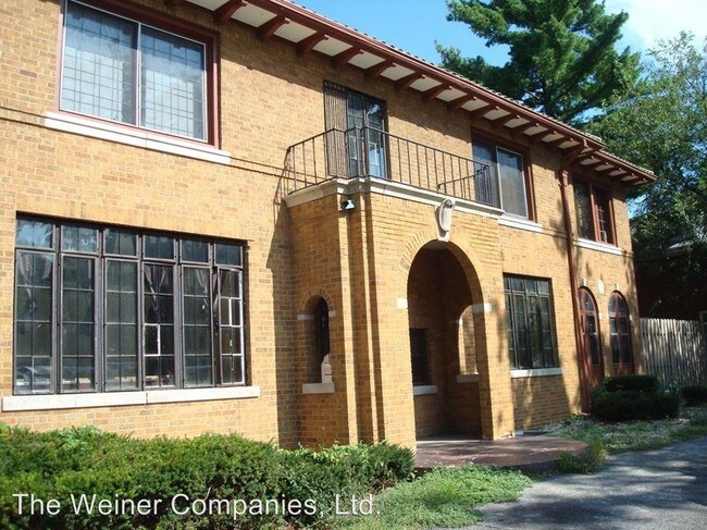 Foto del edificio - 9 br, 4 bath House - 1004 S. Lincoln