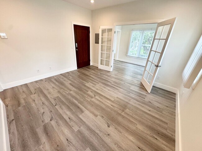 Foto del edificio - ***1 Bed 1 Bath apartment in the most desi...