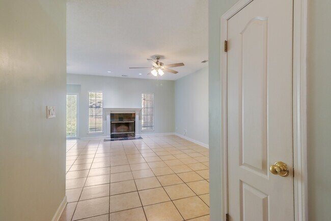 Foto del edificio - 9524 Pointe Aux Chenes Rd