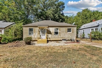 Building Photo - 1123 Dellrose