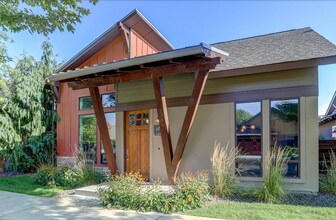 Building Photo - 1386 E Lone Shore Dr