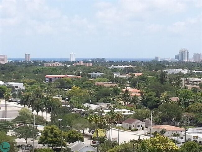 Foto del edificio - 110 N Federal Hwy
