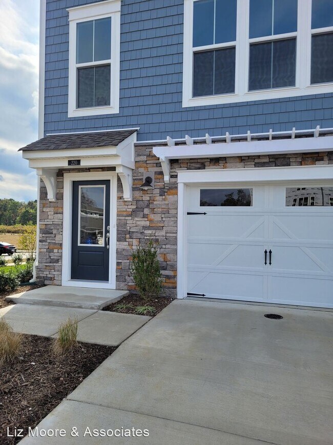 Building Photo - 3 br, 2.5 bath House - 220 Bulkhead Place