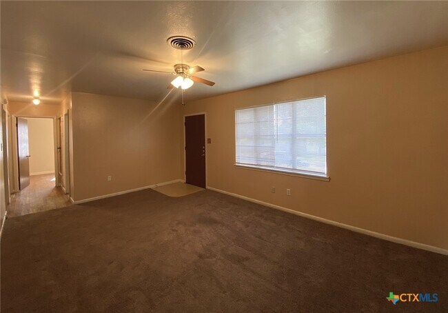 Foto del edificio - 2116 Circle Dr