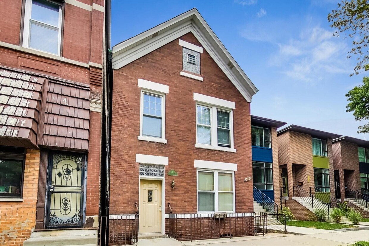Foto principal - 3401 S Aberdeen St