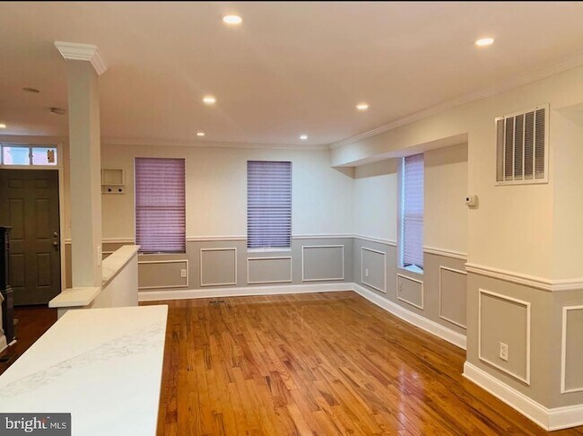 Foto del edificio - 617 Montpelier St
