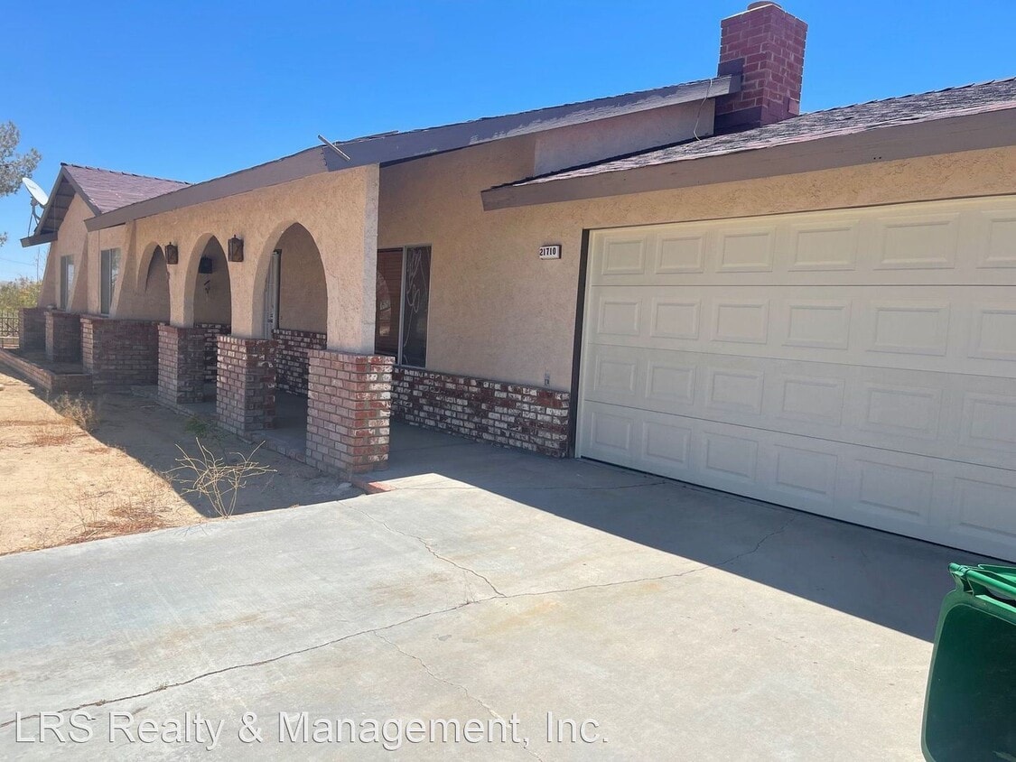 3 br, 2 bath House 21710 Garibaldi Dr