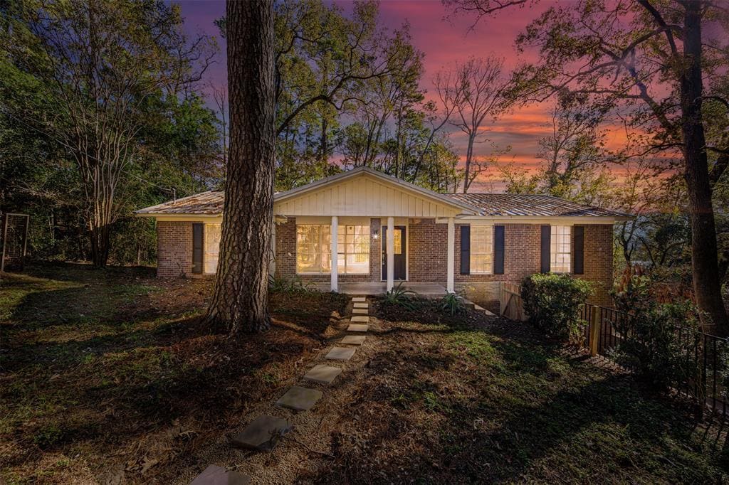 Primary Photo - 298 Pinemont Dr
