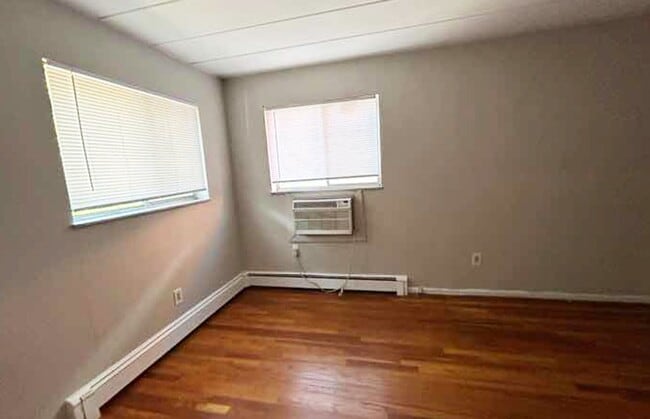 Building Photo - 539 Lowell Ave