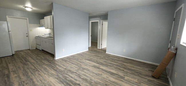 Foto del edificio - 8209 N. 17th St. Unit A-B