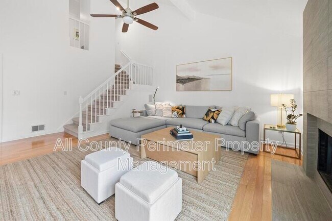 Building Photo - 1416 Defoors Dr NW