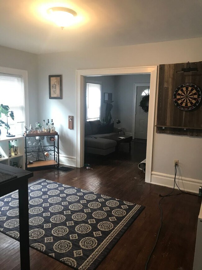 Foto del edificio - 193-195 E. Lakeview Ave.