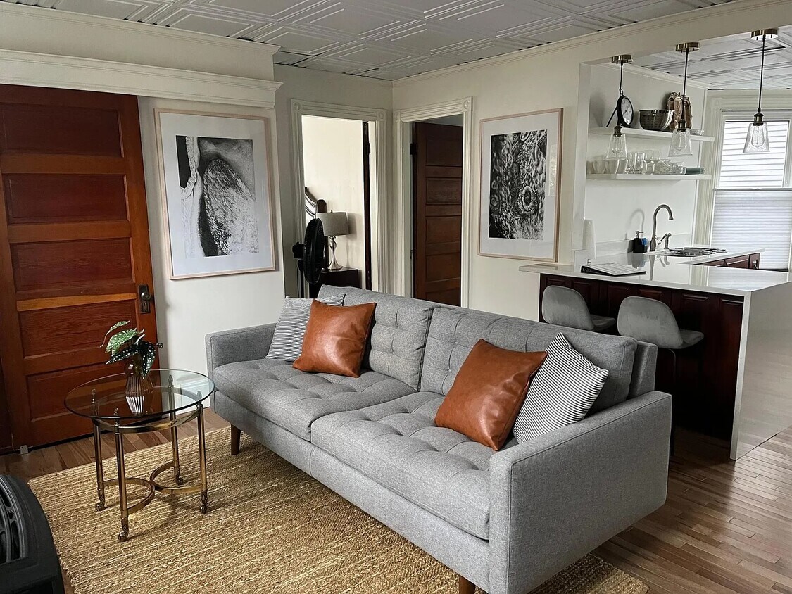 Living room - 324 Preble St