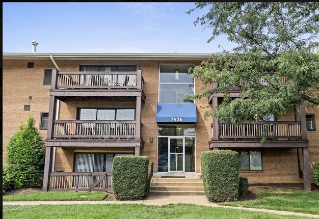 Building Photo - 7526 Savannah St