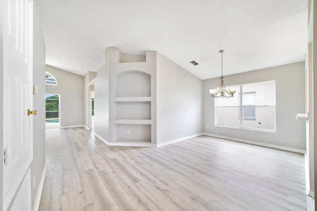 Building Photo - 182 Canary Island Cir