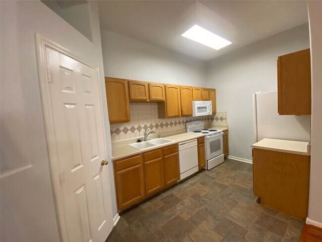 Foto del edificio - 2710 Grants Lake Blvd